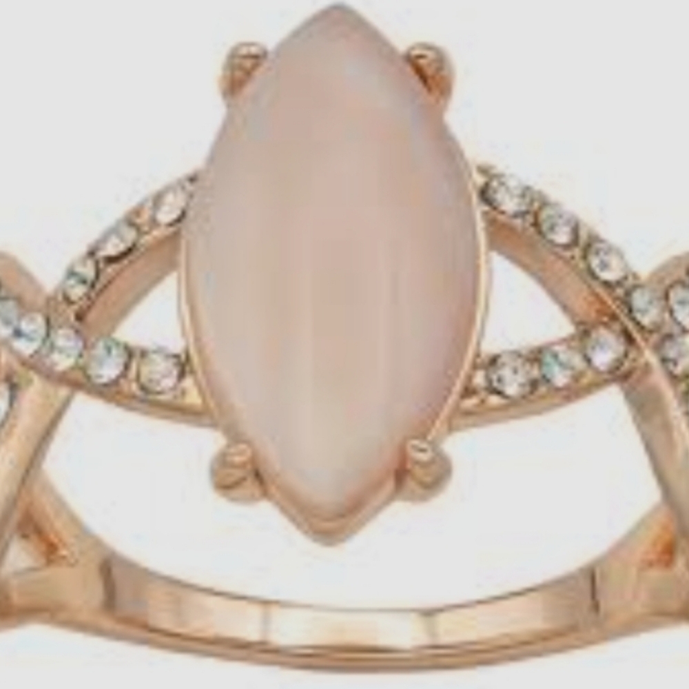 NWT Elegant Rose Gold Marquise Ring with Crystal Details Size 7